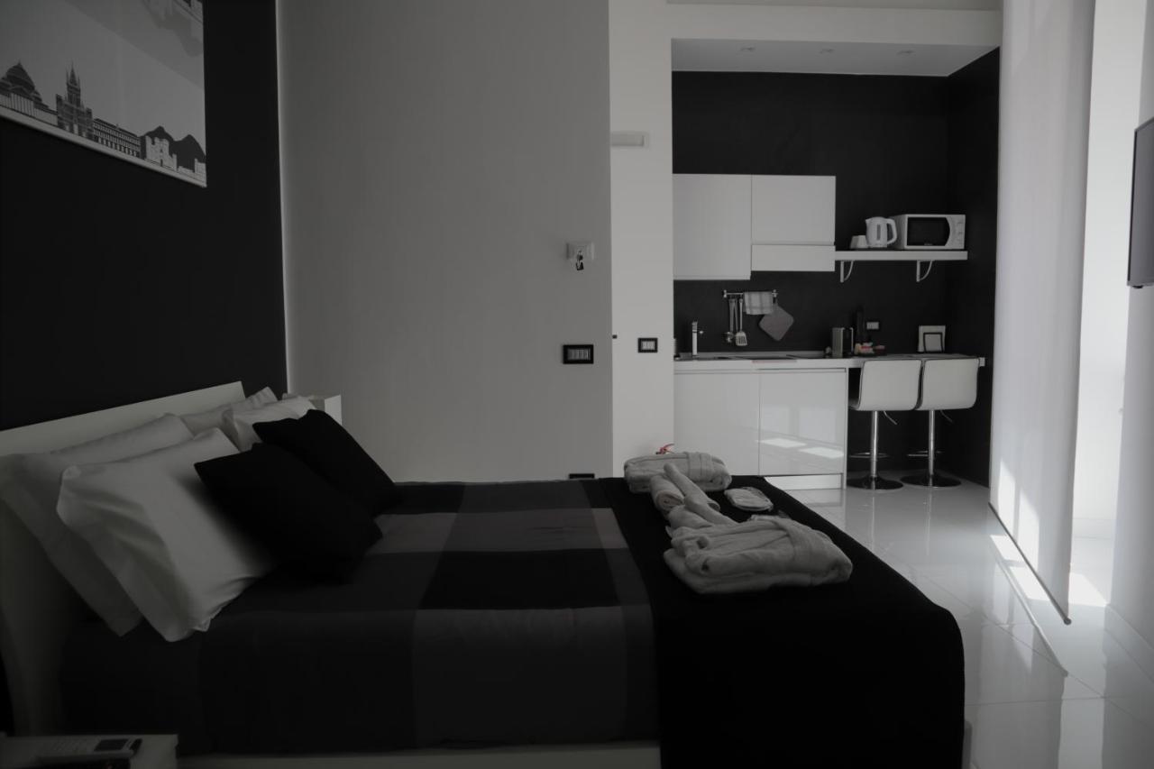 Rettifilo 201 Exclusive Rooms ナポリ エクステリア 写真