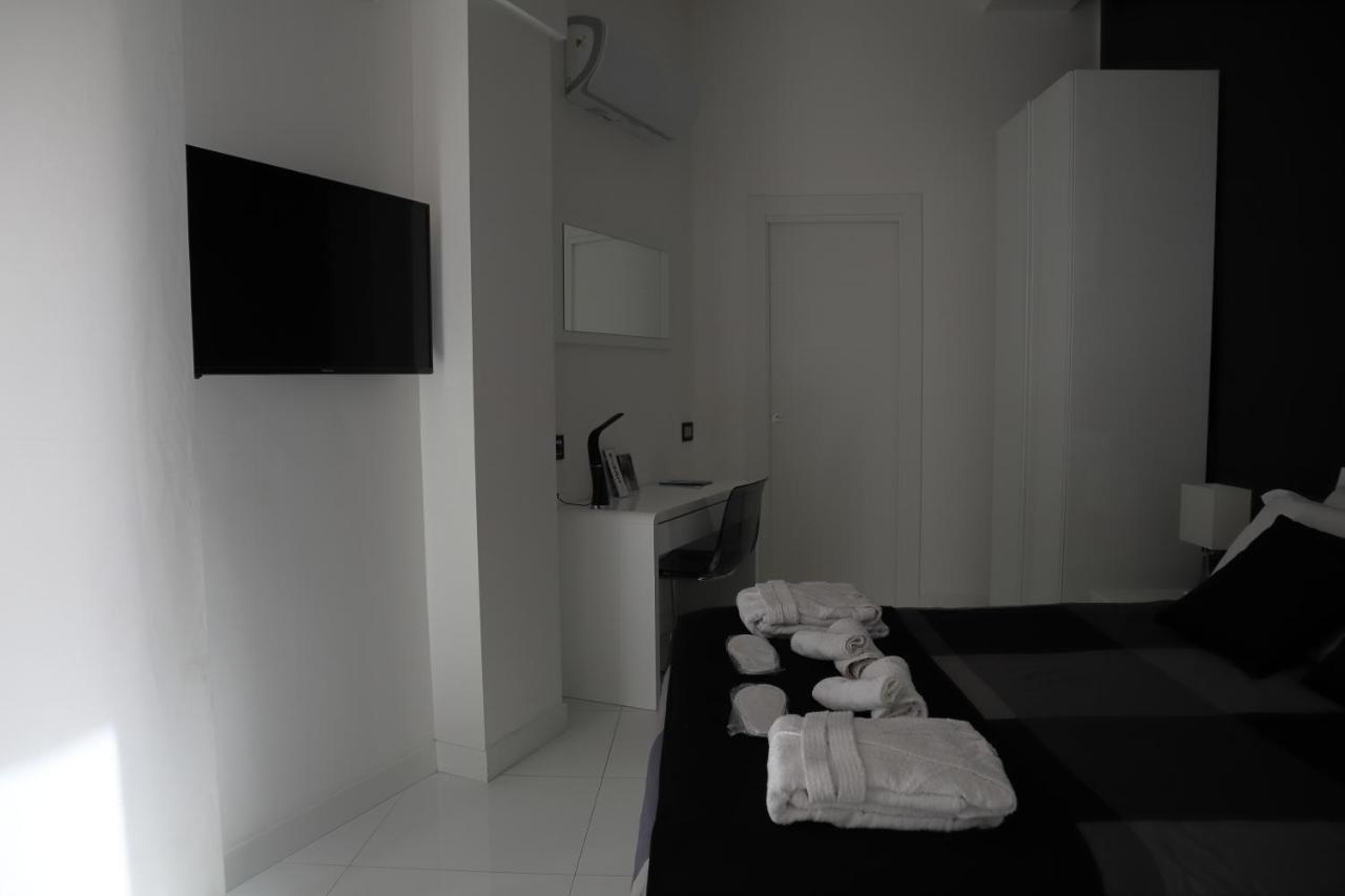 Rettifilo 201 Exclusive Rooms ナポリ エクステリア 写真